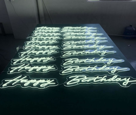 Loja de férias Essential 12V Custom Waterproof RGB Flexível Silicio LED Neon Sign Light