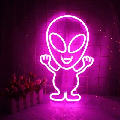 Publicidade personalizada da loja LED Neon Sign com design alienígena e material acrílico