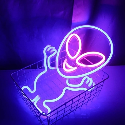 Publicidade personalizada da loja LED Neon Sign com design alienígena e material acrílico
