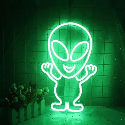 Publicidade personalizada da loja LED Neon Sign com design alienígena e material acrílico