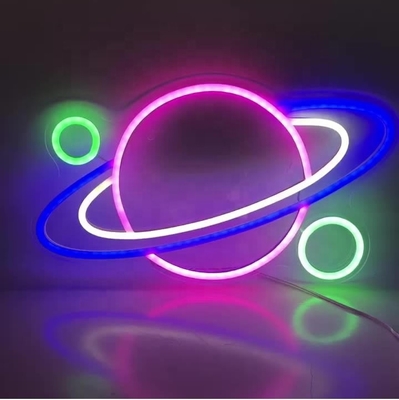 Transforme o seu quarto num espaço fresco e elegante com a luz LED do nosso sinal planetário de néon