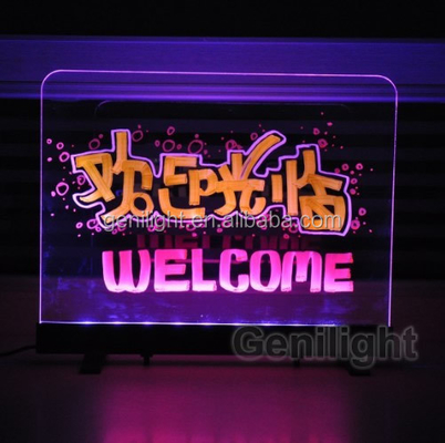 Tabela de escrita magnética de LED de faixa RGB SMD5050 personalizável para publicidade interativa