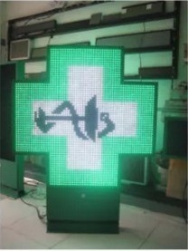 Ângulo de visualização H/V P16 P20 Pixéis 3D LED Farmácia Cross Display Sign para uso externo