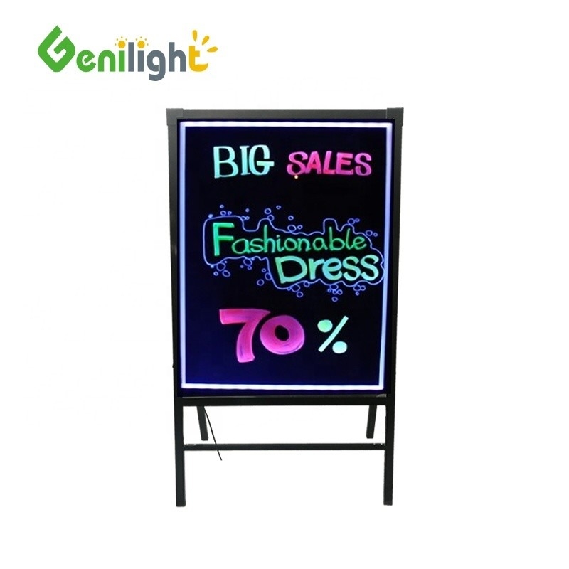 OEM Flashing Stand Billboard Glowing Drawing LED Writing Board Painel de mensagens em cores completas